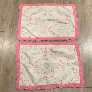 Beautiful Pink and White Quilt Floral Design 90” x 90” + 2 Pillow Shams 21”x 29”